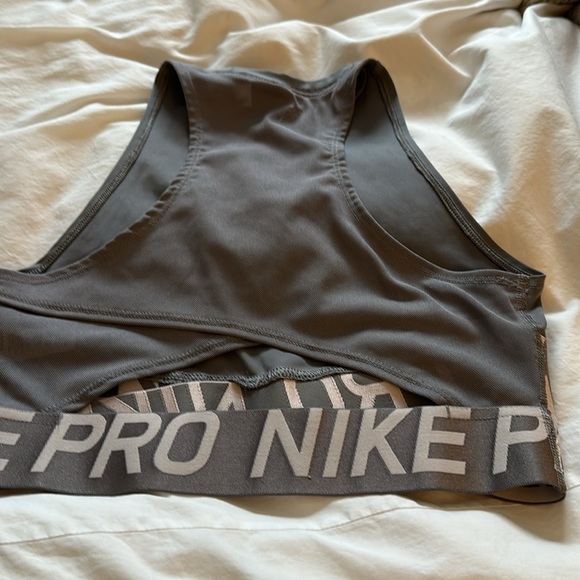 Nike Women's Gray Sports Bra - Picture 2 of 2